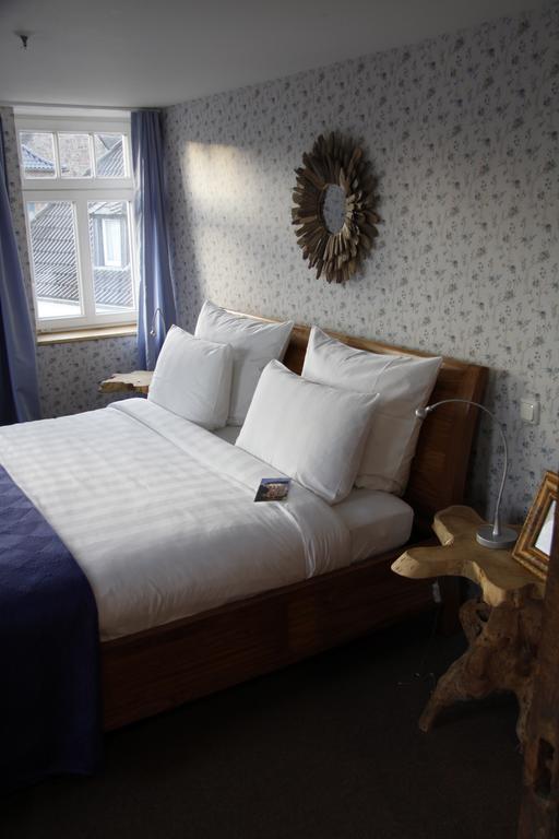 Zur Ewigen Lampe Romantisches Landhotel & Restaurant Nideggen Quarto foto